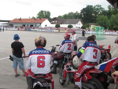 Сборная России готовится к началу финала на чемпионате Европы по мотоболу-2012
