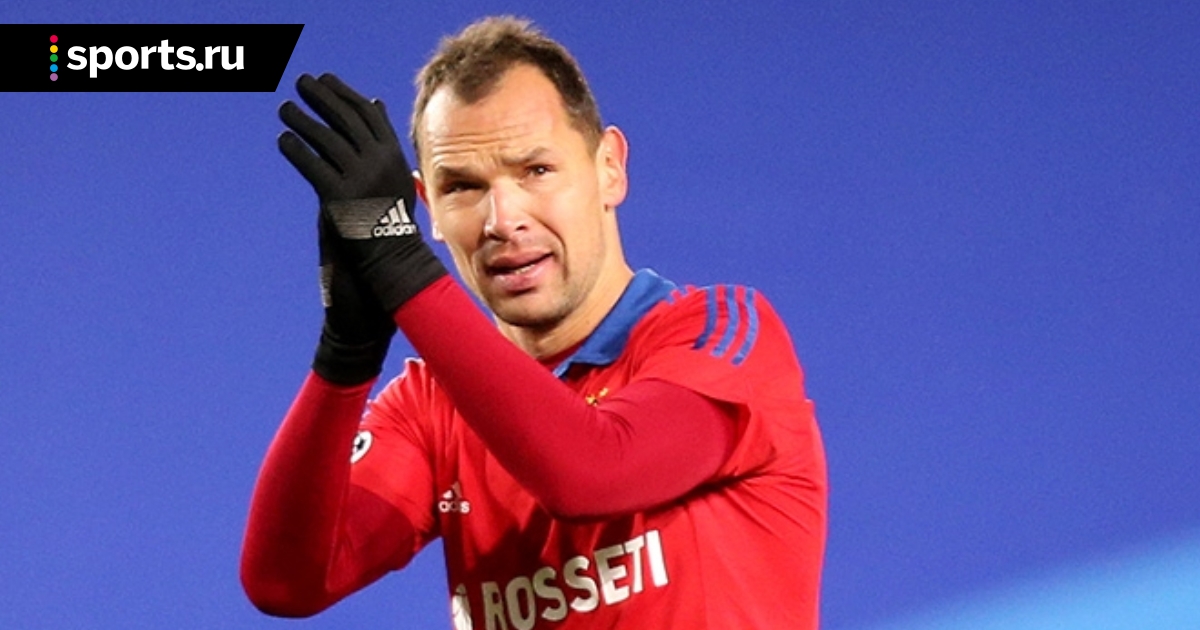Вратарь которому мяч попадал в лицо