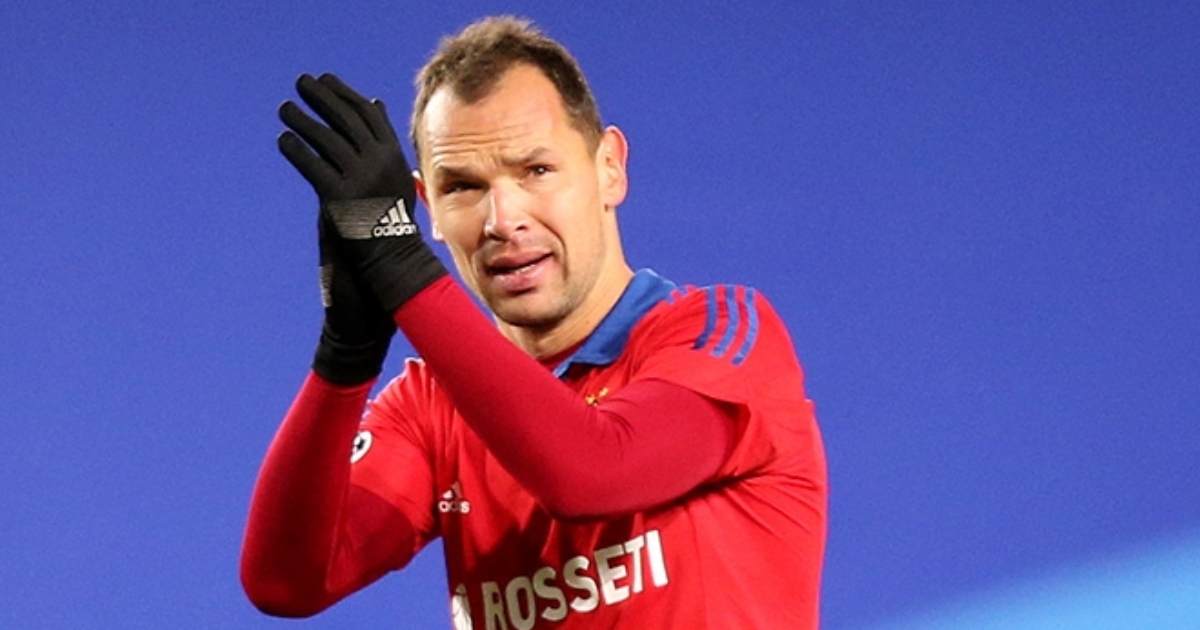 Вратарь которому мяч попадал в лицо