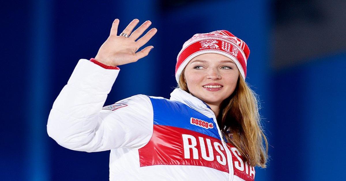 Девочка олимпиады. Алёна Игоревна Заварзина. Сноуборд Алена Заварзина. Заварзина Елена сноуборд. Алена Заварзина олимпиада 2022.