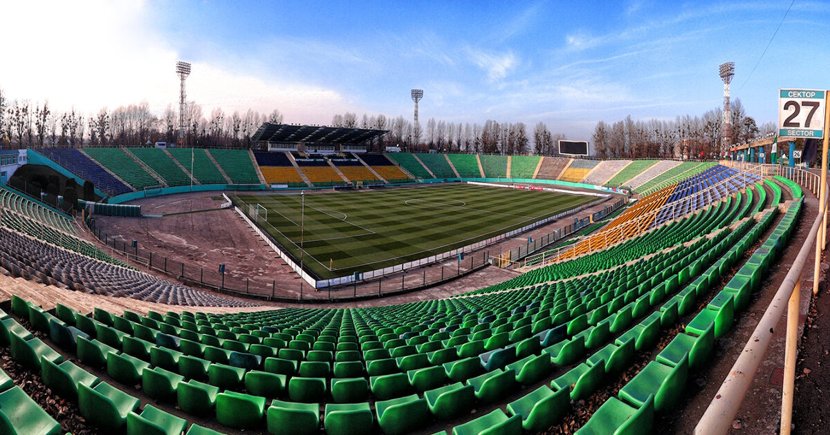 Стадион рух Львов. Стадион ukrayina. Львовский стадион стадион. Стадион во Львове фото.