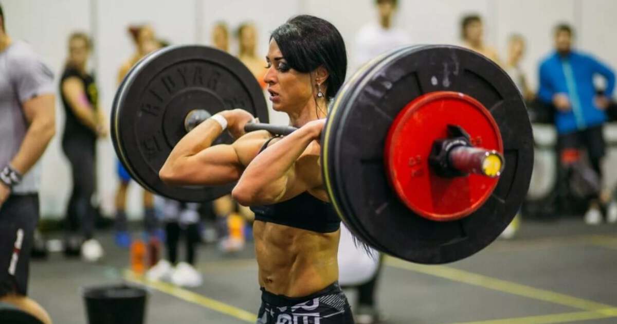 Штангистка Амина Масхадова