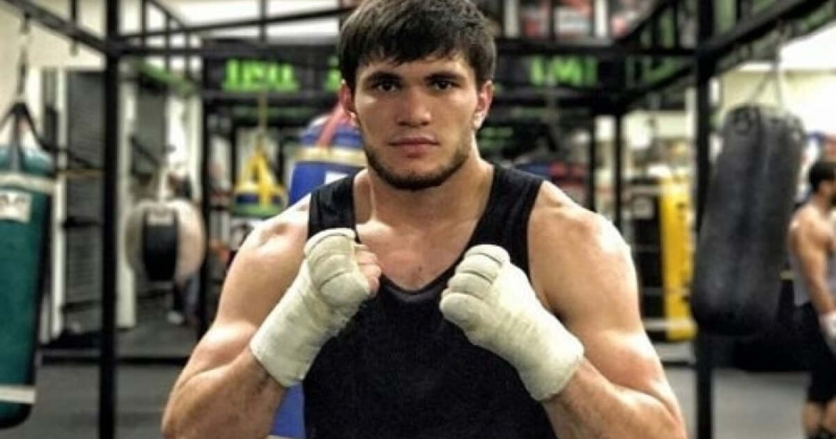 Али Ахмедов боксер