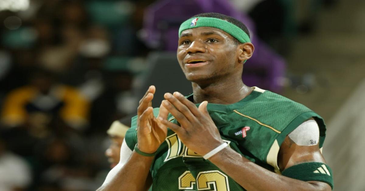 This Is What LeBron James Looked Like When Tim Duncan Won His 1st NBA Title Lebr