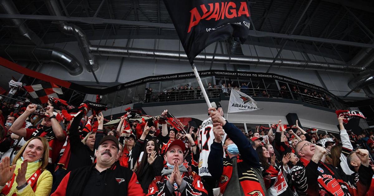 Хк авангард. Авангард победа 2021 Кубок Гагарина. Авангард чемпион КХЛ 2021. Авангард Омск победитель Кубка Гагарина 2021. Авангард Омск чемпион 2021.