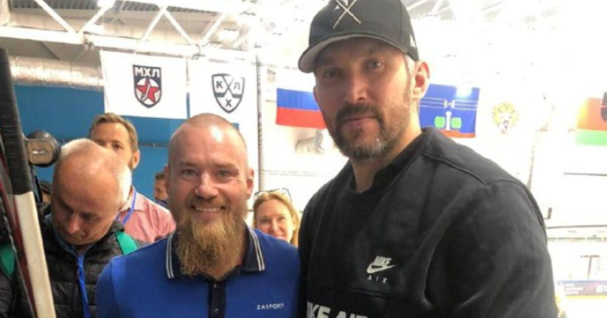 Евгений Кузнецов хоккеист сын
