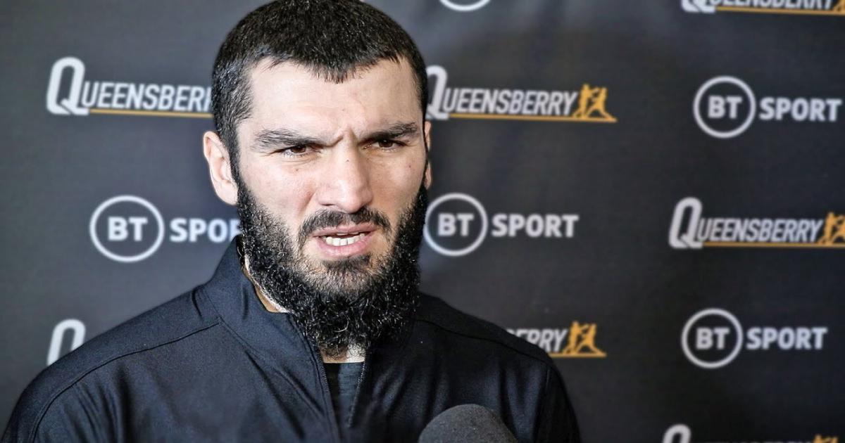 Артур Бетербиев боксер