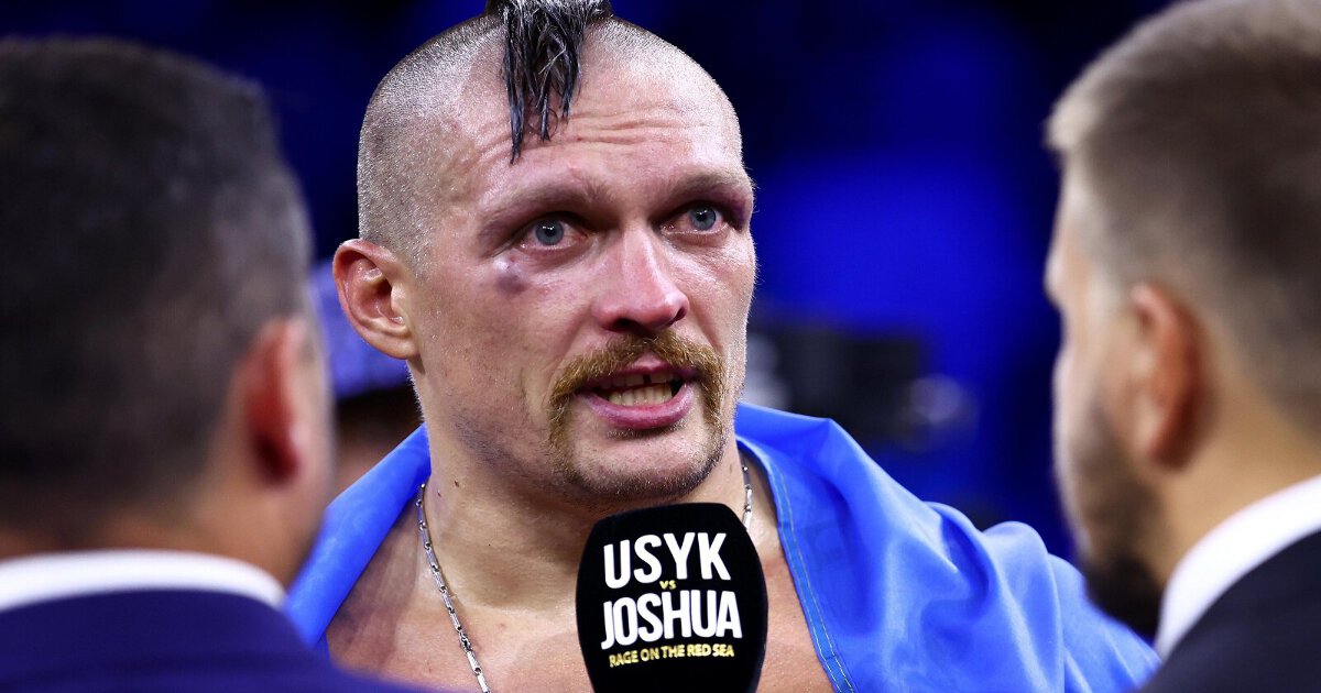 Александр Усик в шапке