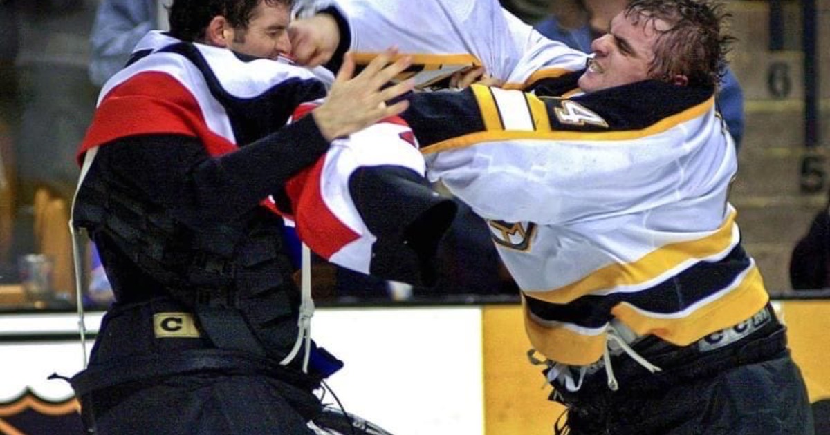 Самые драки в хоккее. Хоккей драка. Драка хоккеистов. Хоккейные жестокие драки. Драки НХЛ.