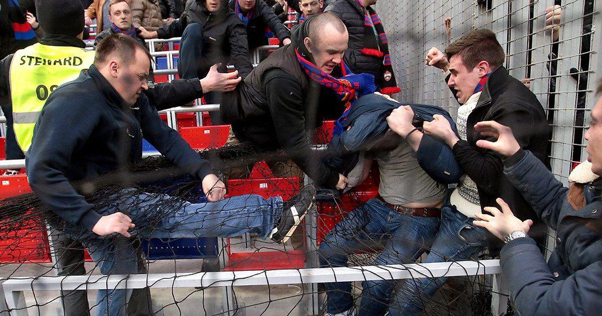 футбольные хулиганы субкультура. драки фанатов спартака. болельщики спартака и цска подрались. массовая драка авангард локомотив. драки фанатов спартака.
