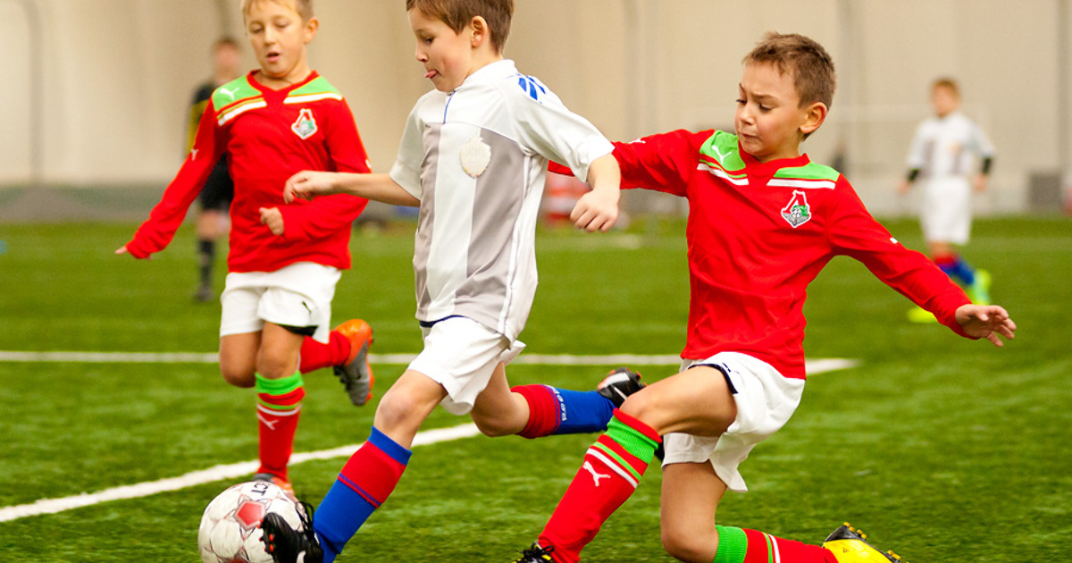 Футбольные матчи детей. Детский футбол. Футбол дети. Детскифутбол. Дети играют в футбол.
