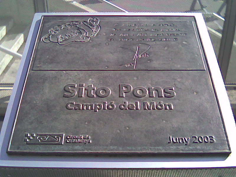 На аллее славы позади главной трибуны есть стелла в честь Сито Понса. Теперь он выиграл здесь и как владелец команды.